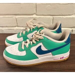 Nike Air Force 1 Play LV8 AP Sneaker Green White Blue Size 5.5Y FJ4613‎ 100